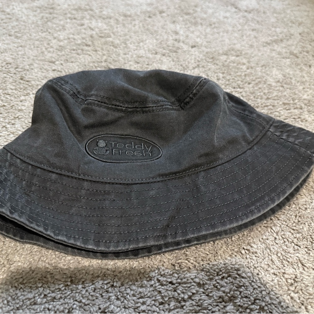 Teddy Fresh Charcoal Bucket Hat
